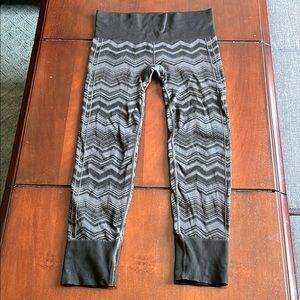 Lululemon Ebb to Street pants size 6-8